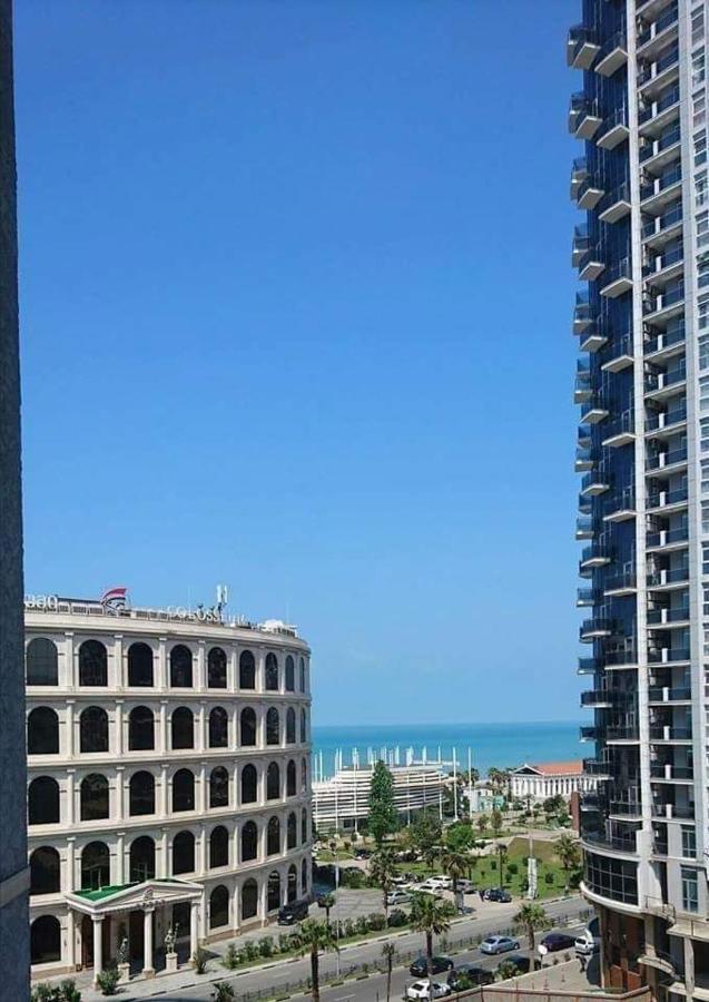 Apartment On Khimshiashvili 巴统 外观 照片