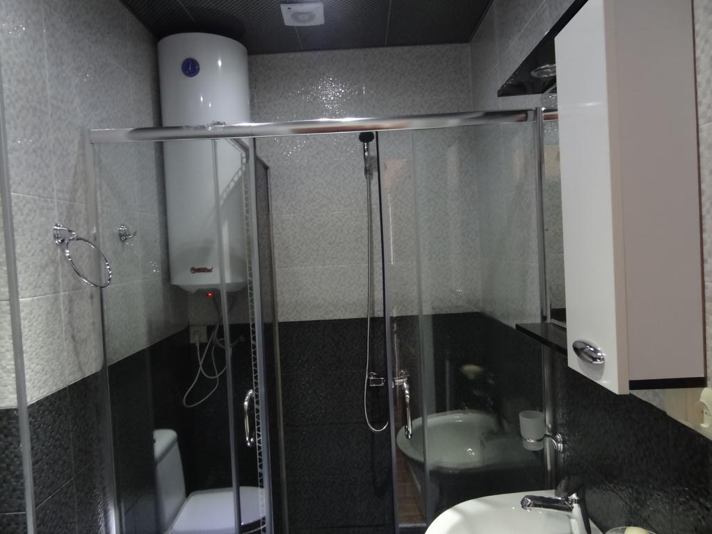 Apartment On Khimshiashvili 巴统 外观 照片