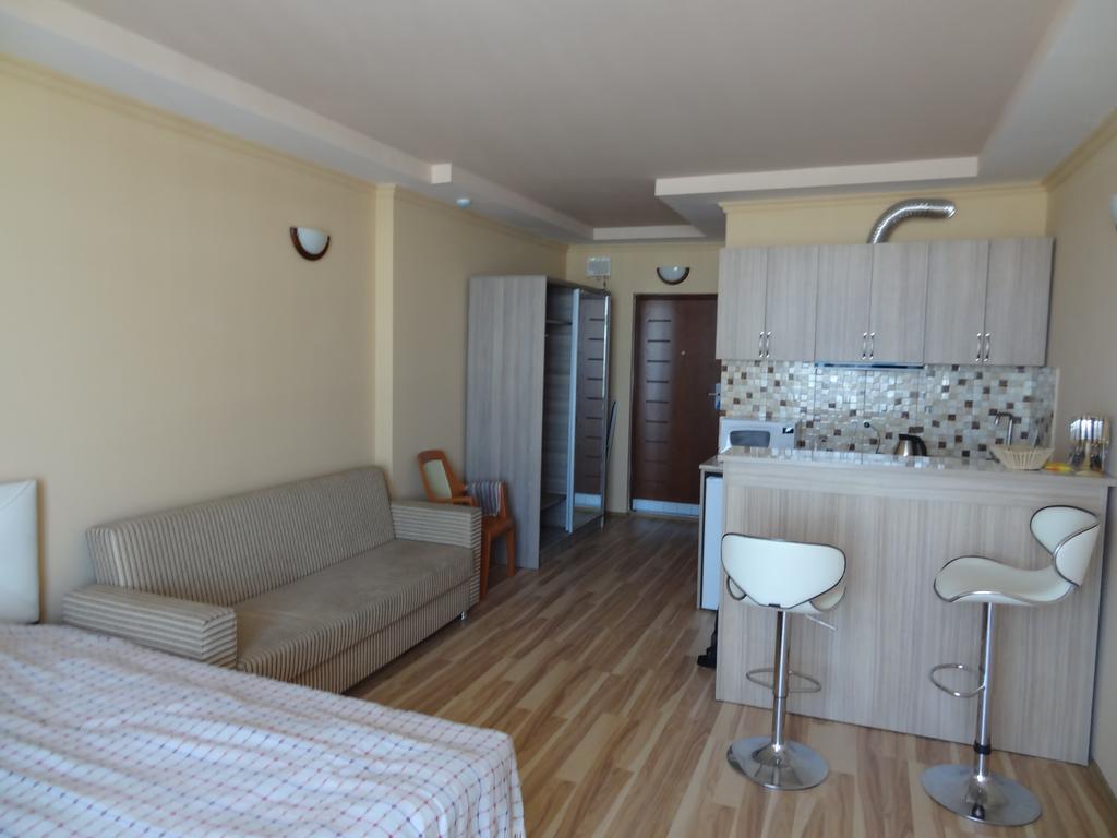 Apartment On Khimshiashvili 巴统 外观 照片