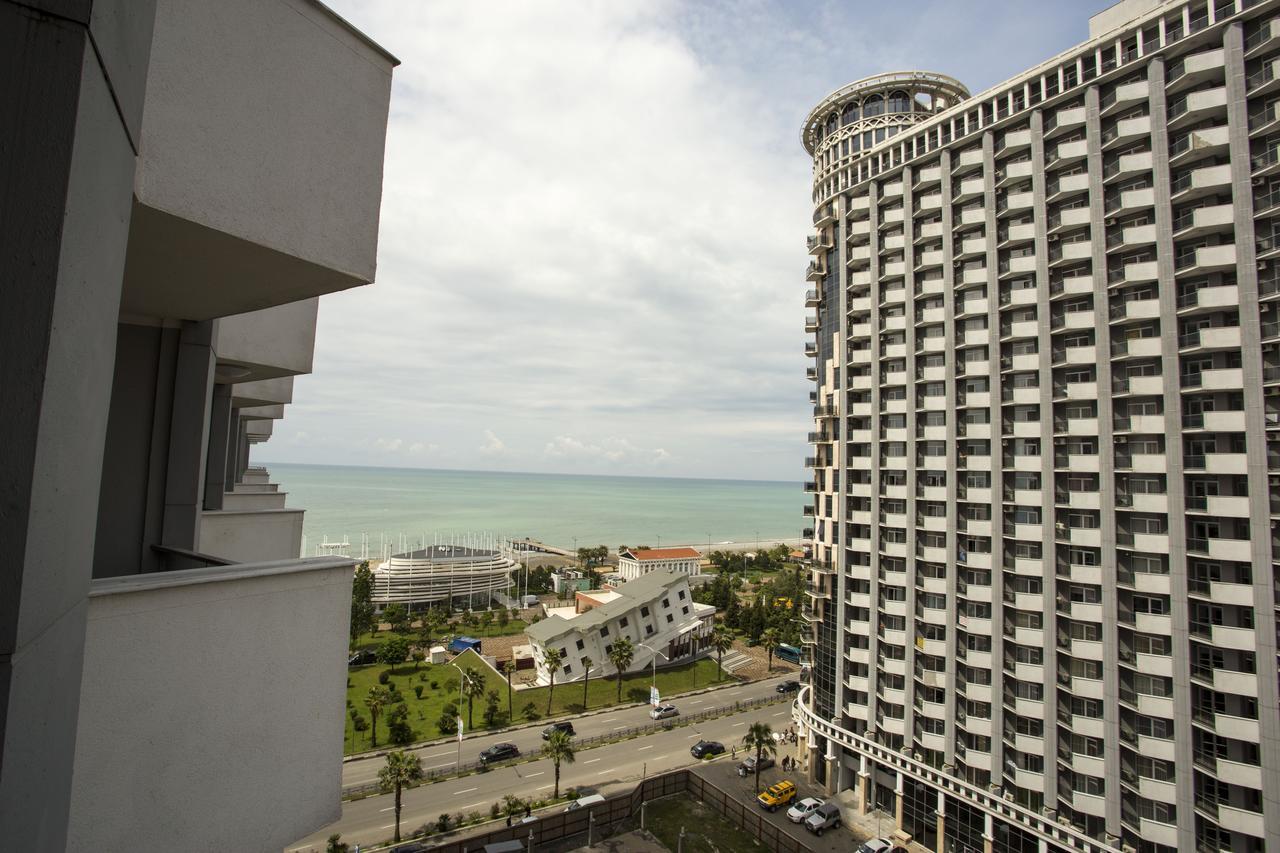 Apartment On Khimshiashvili 巴统 外观 照片